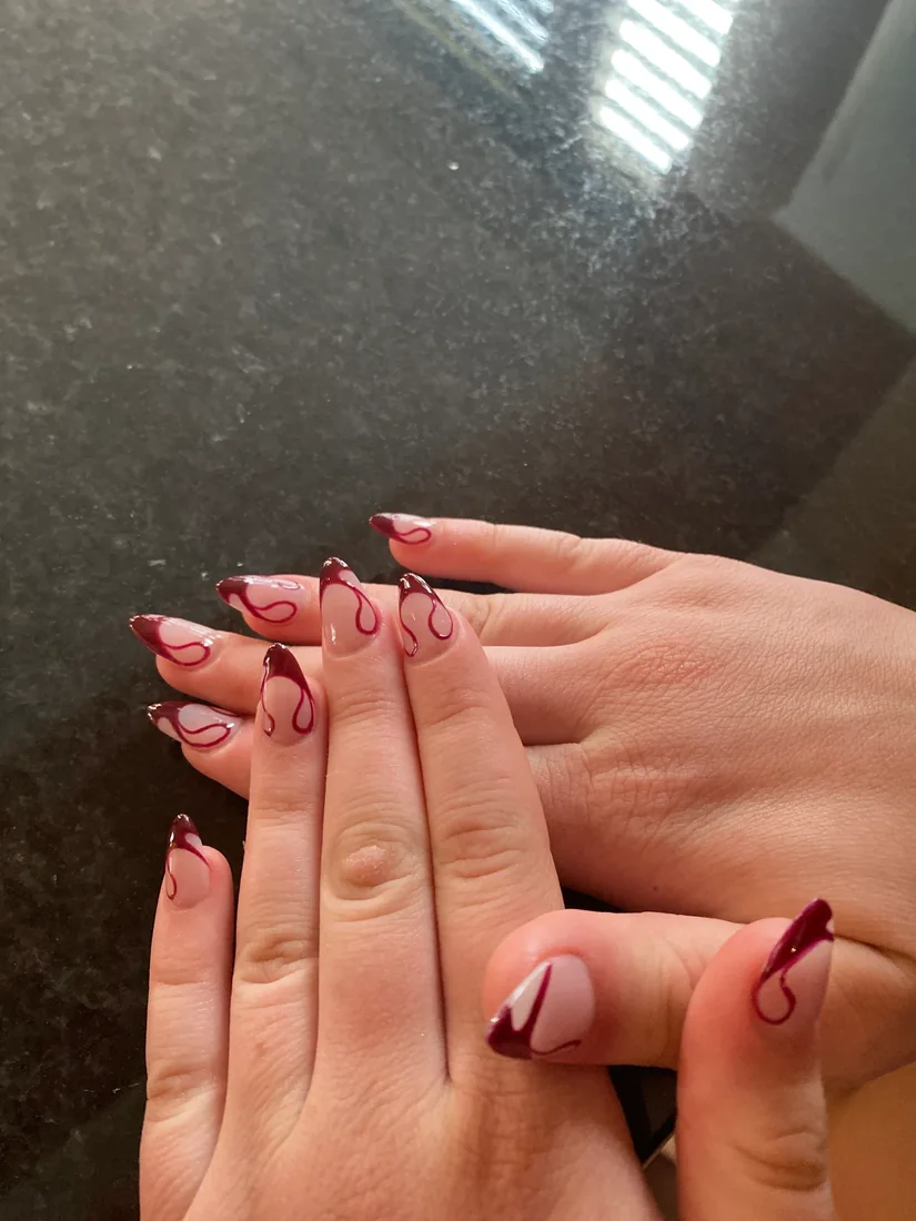 Pink and red detailed nail set